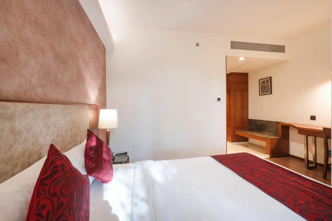 7 Apple Hotel - Viman Nagar Pune Dış mekan fotoğraf